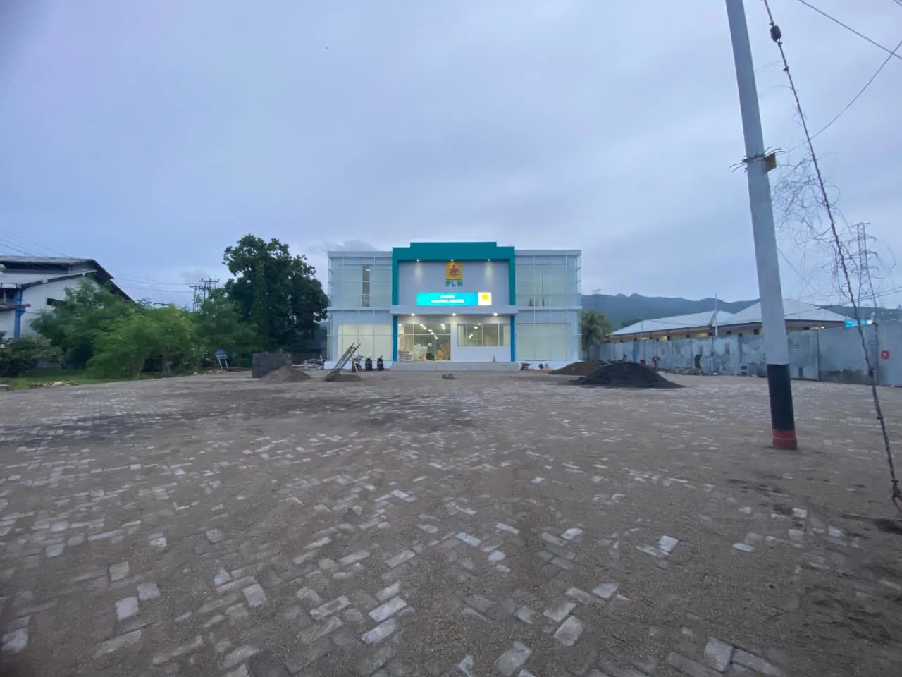 Gedung PLN Flores — Pelaksanaan Bangunan 1