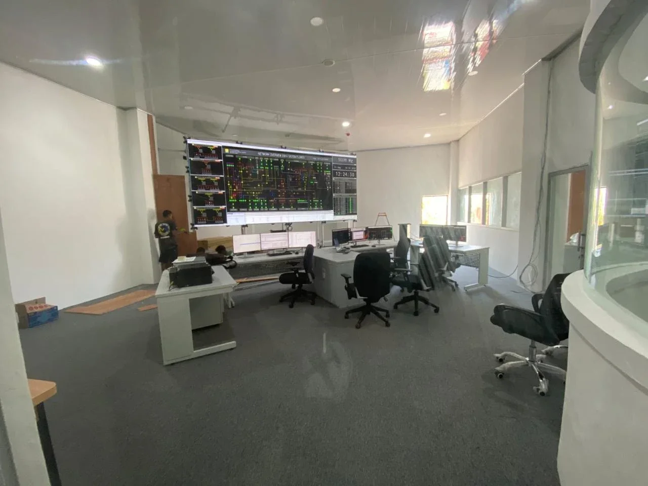 Gedung PLN MAMUJU — Pelaksanaan Interior 12