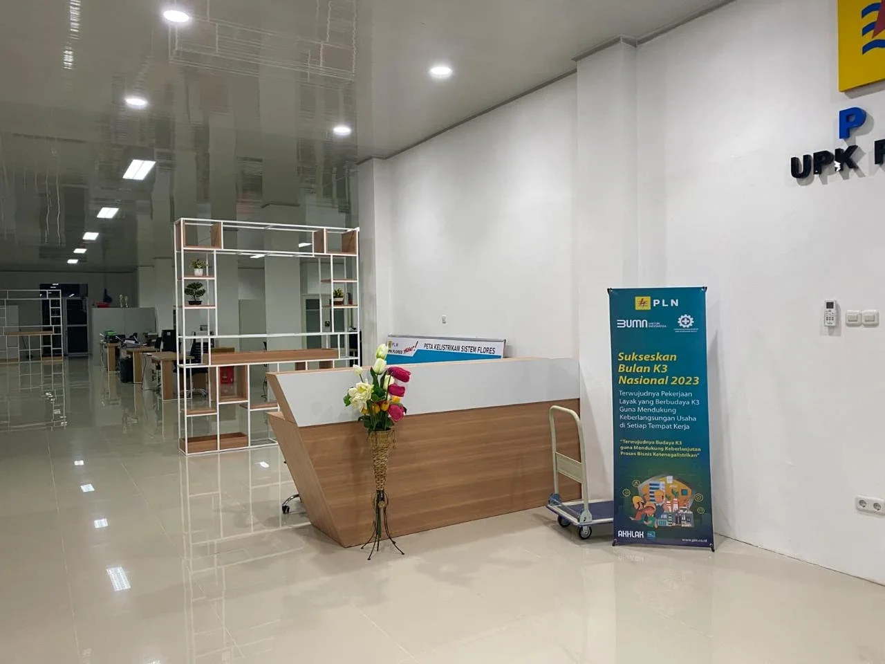Gedung PLN MAMUJU — Pelaksanaan Interior 13