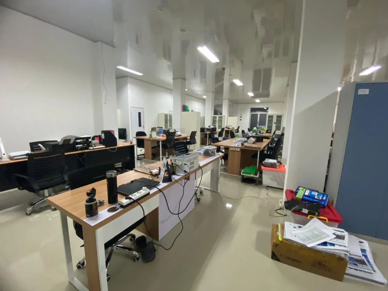 Gedung PLN MAMUJU — Pelaksanaan Interior 10