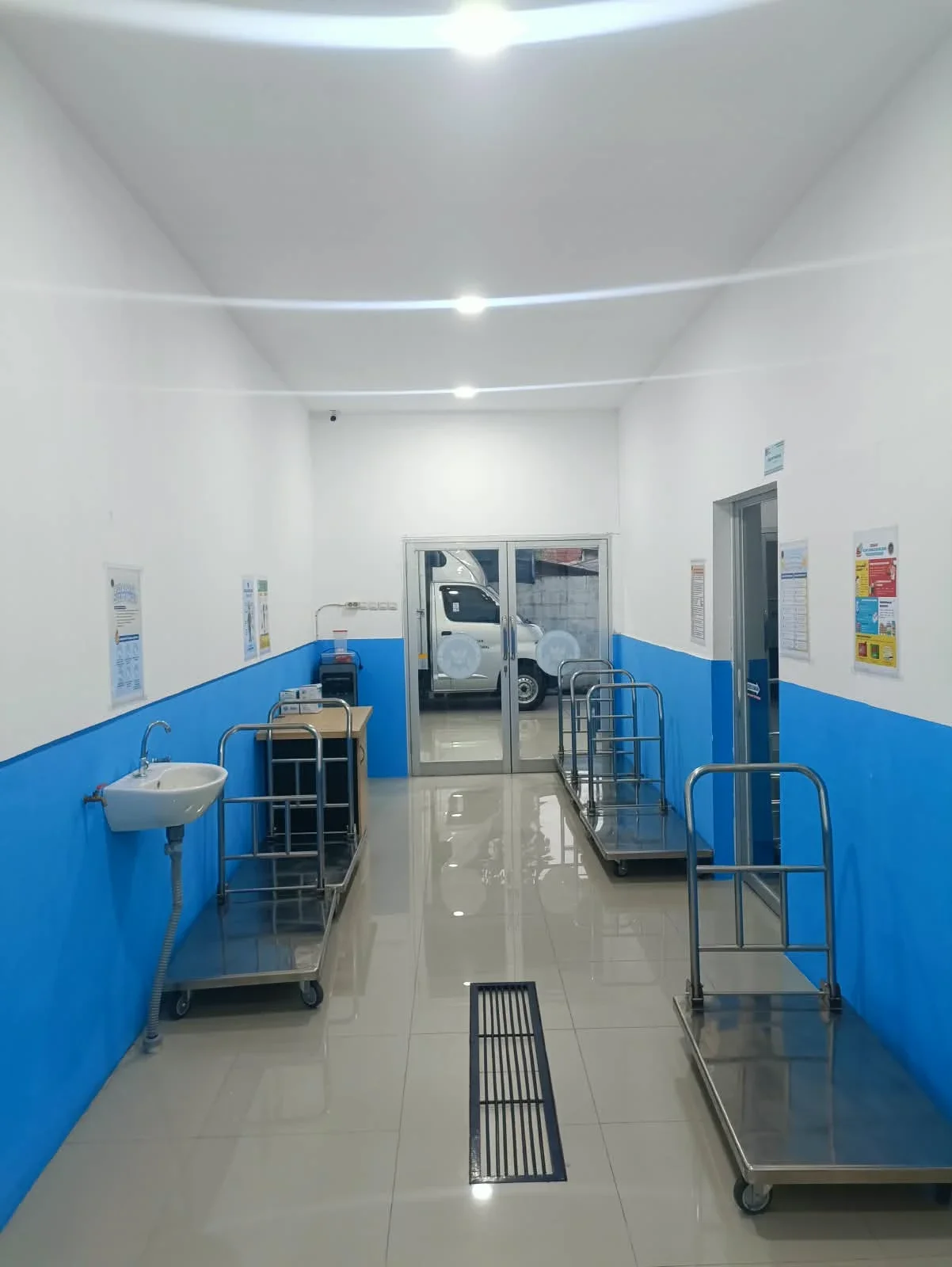 PEKERJAAN MBG GELURAN TAMAN — Pelaksanaan Interior 12