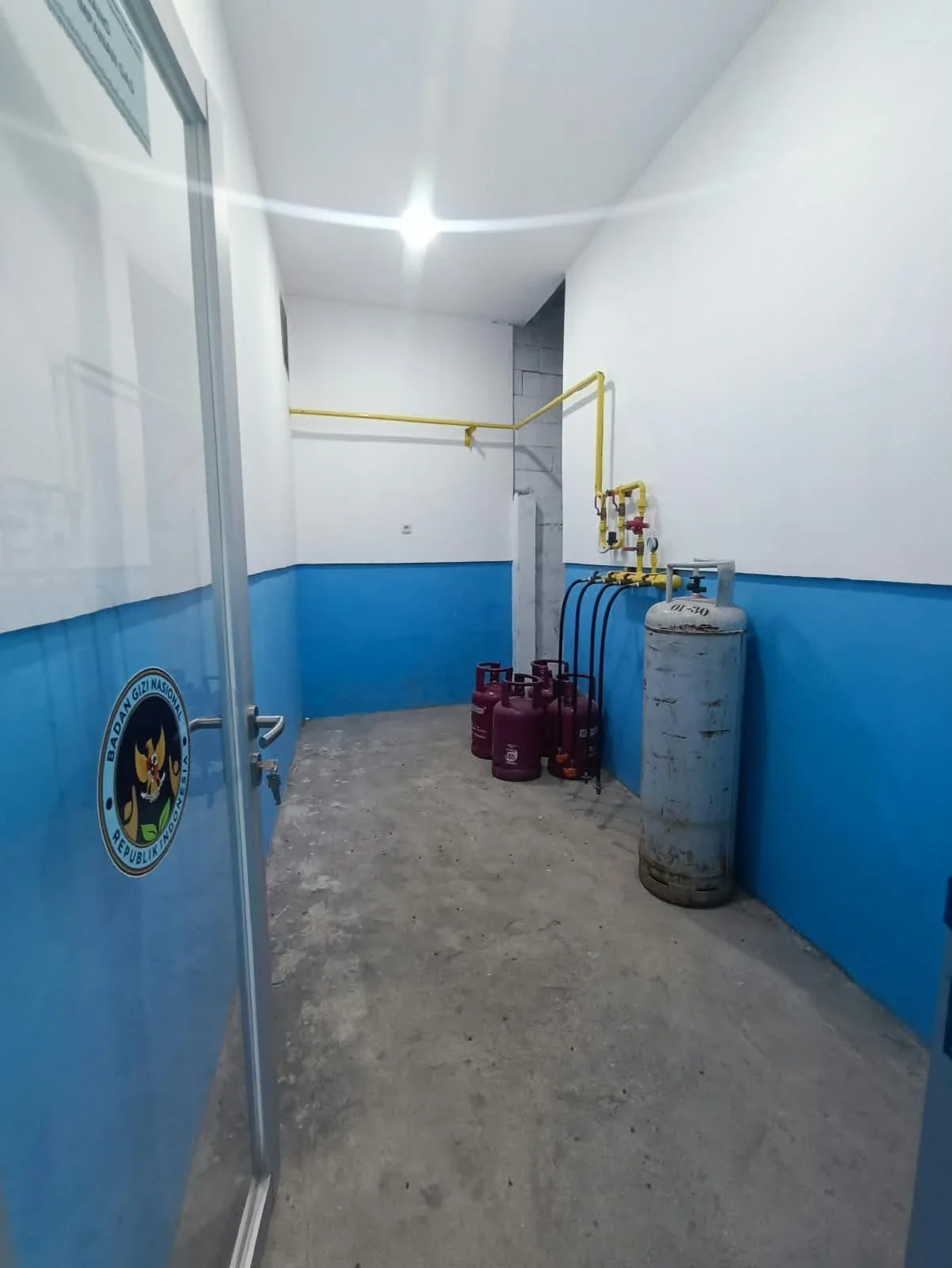 PEKERJAAN MBG GELURAN TAMAN — Pelaksanaan Interior 5