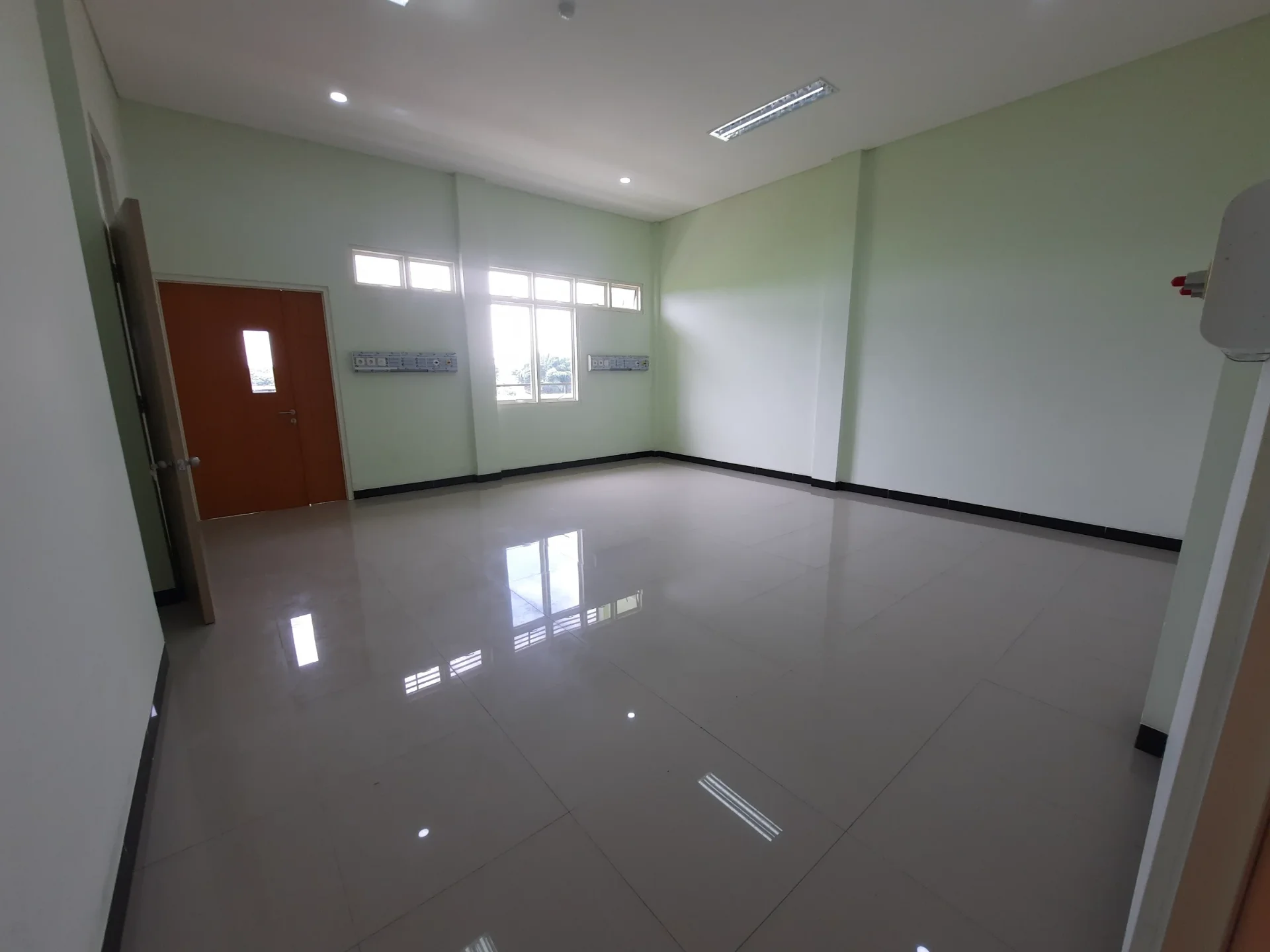 RS. Dolopo Madiun — Pelaksanaan Interior 9