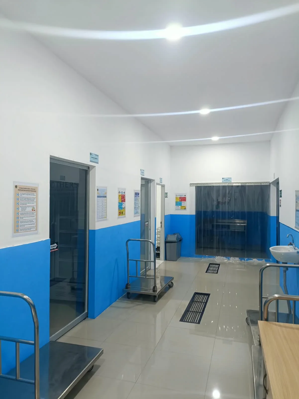 PEKERJAAN MBG GELURAN TAMAN — Pelaksanaan Interior 13